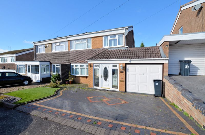 3 bed semidetached house for sale in Fulwood Avenue, Hurst Green