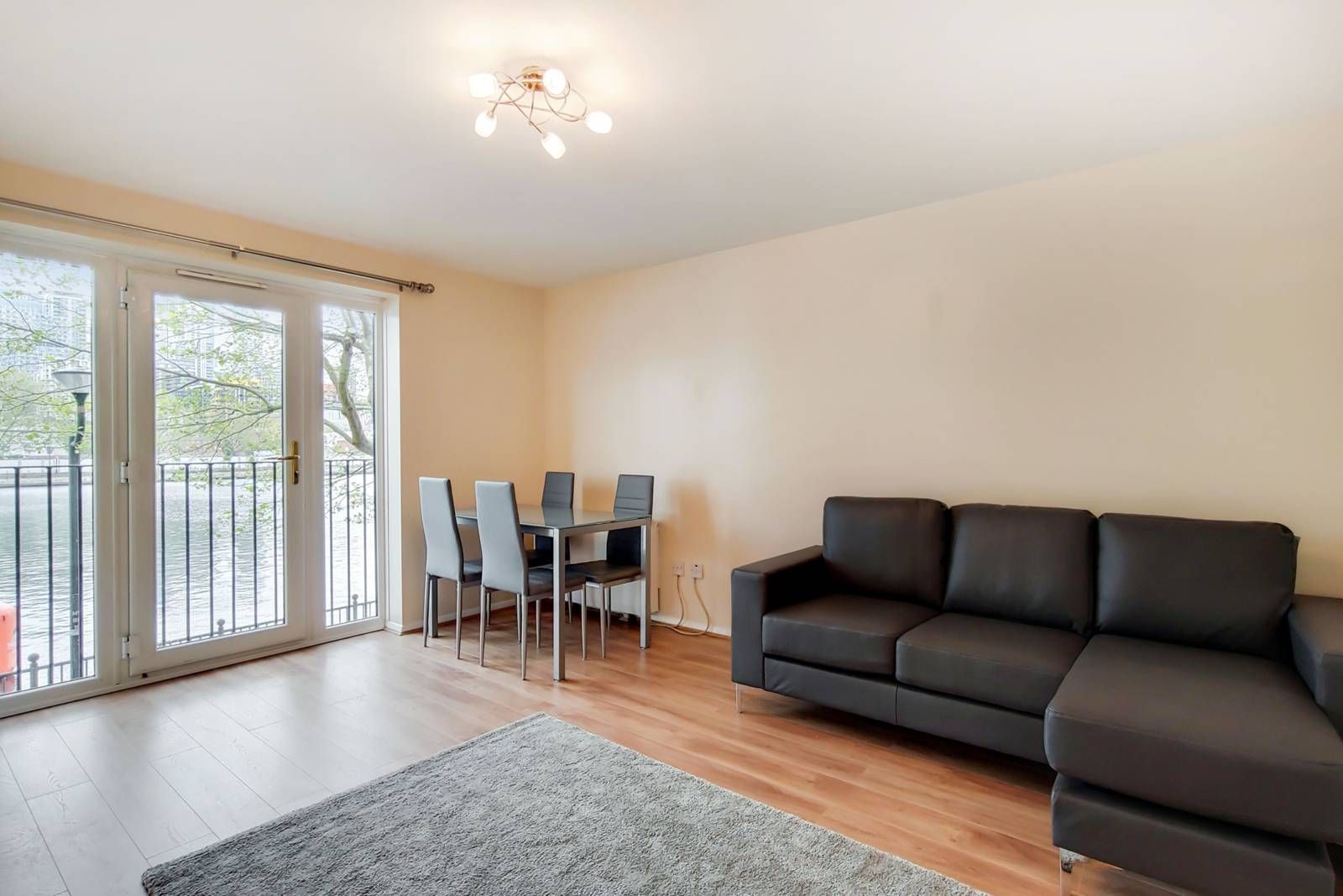 2 bed flat to rent in Ringwood Gardens, Isle Of Dogs, London E14 Zoopla