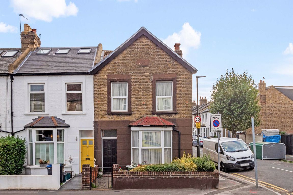 3 bed property for sale in Haydons Road, London SW19 Zoopla