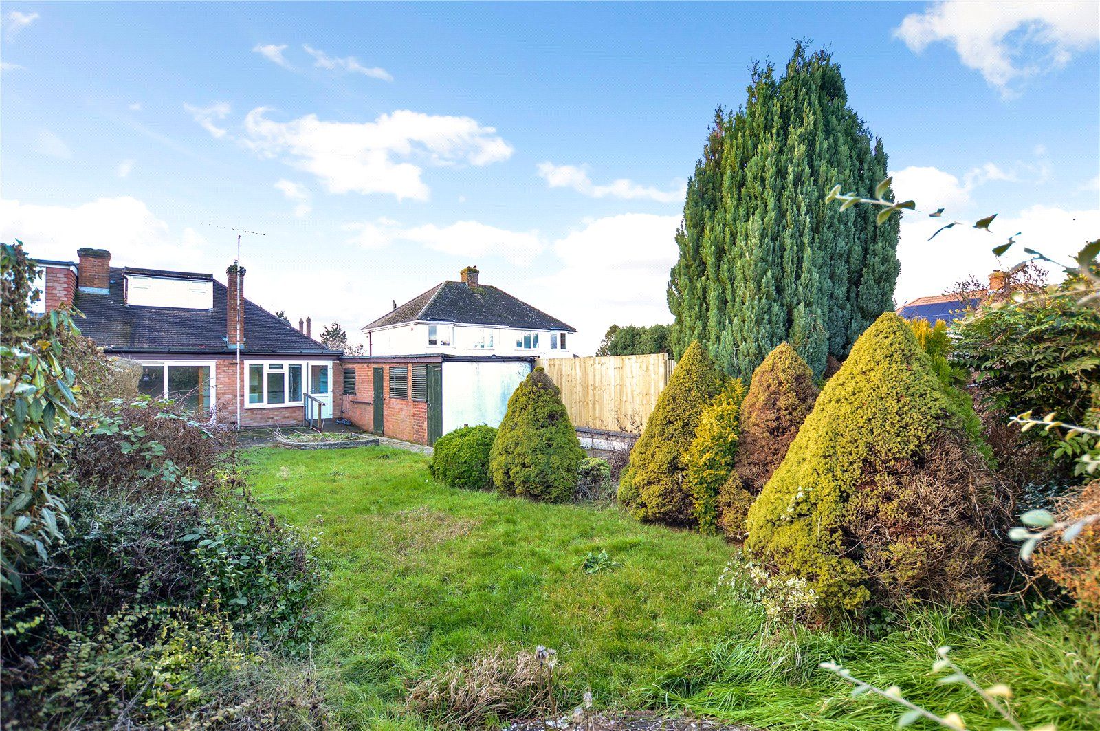 2 bed bungalow for sale in Ridgeway Avenue, Dunstable, Bedfordshire LU5