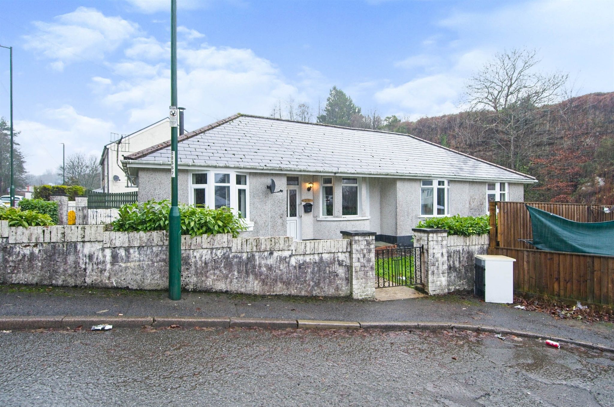 4 bed detached bungalow for sale in Greenfield Crescent, Beaufort, Ebbw