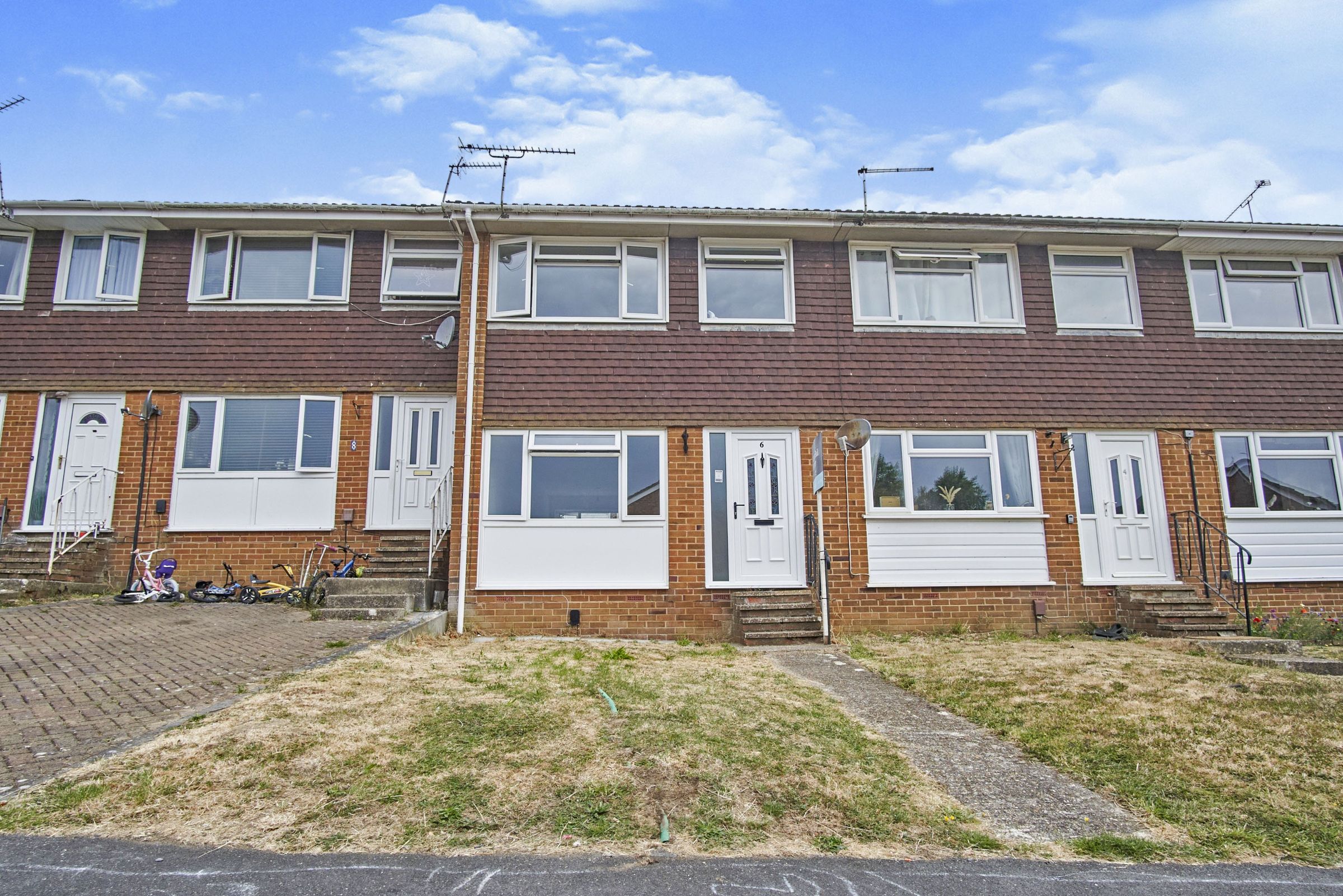 3 bed terraced house for sale in Fraser Close, Cowes PO31 - Zoopla