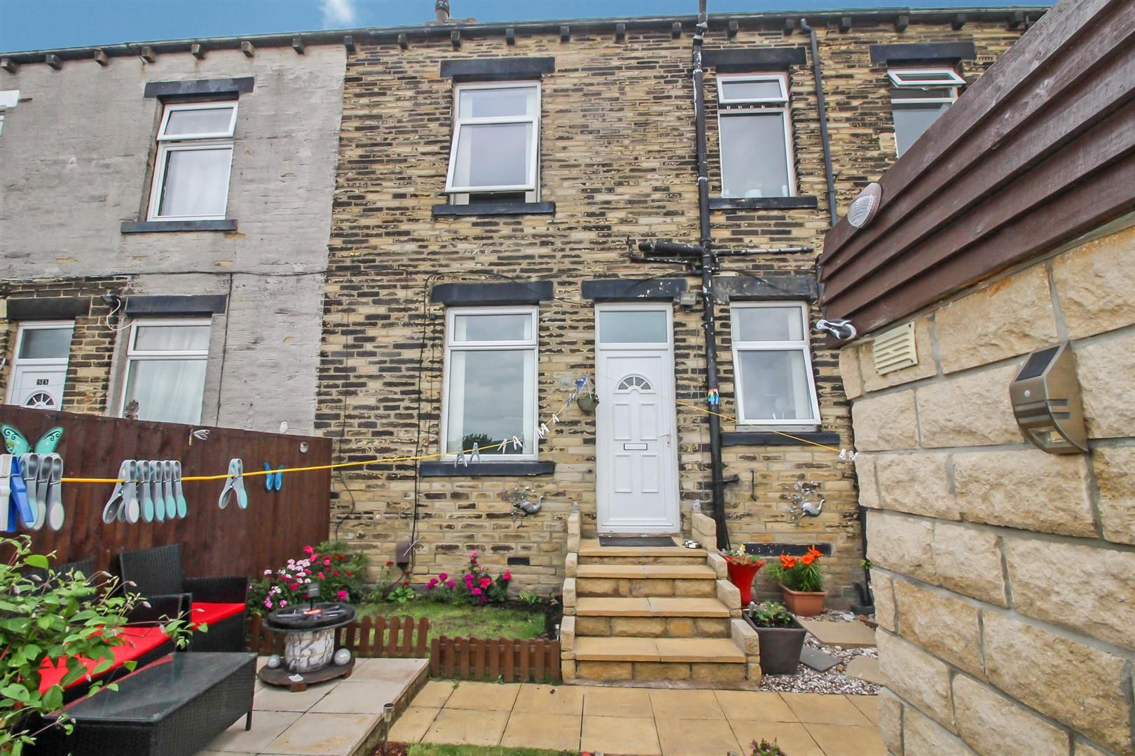 Stanacre Place Bradford BD3  