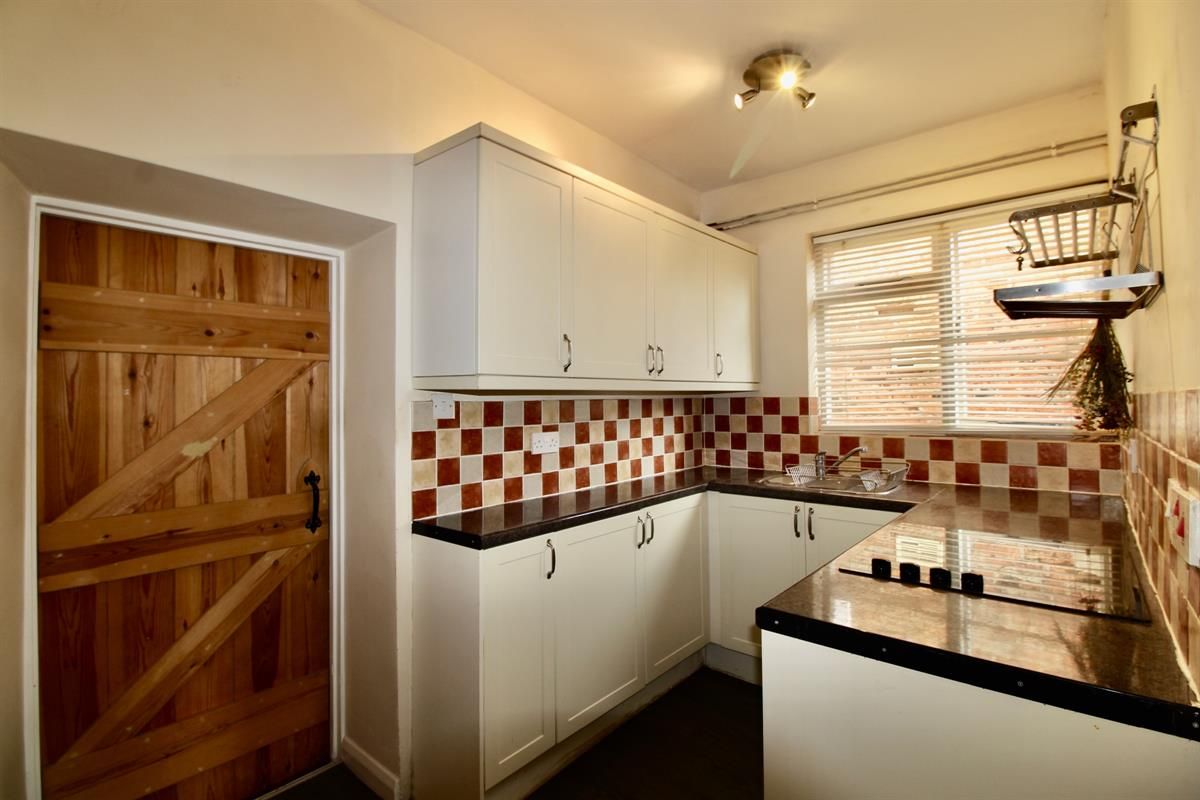 2 bed detached house to rent in Church Street, Werrington, Peterborough