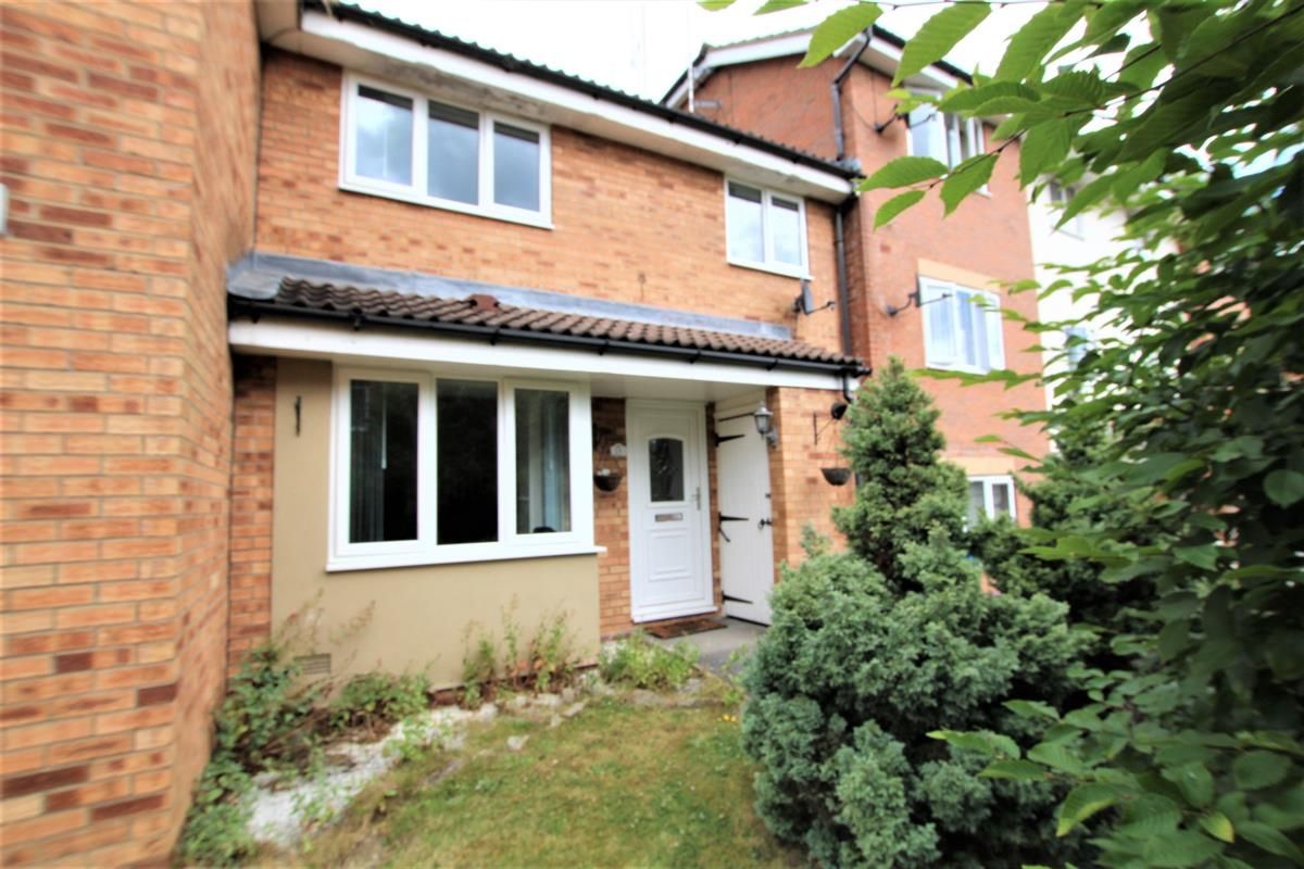 2 bed terraced house to rent in Greenhead Gardens, Chapeltown