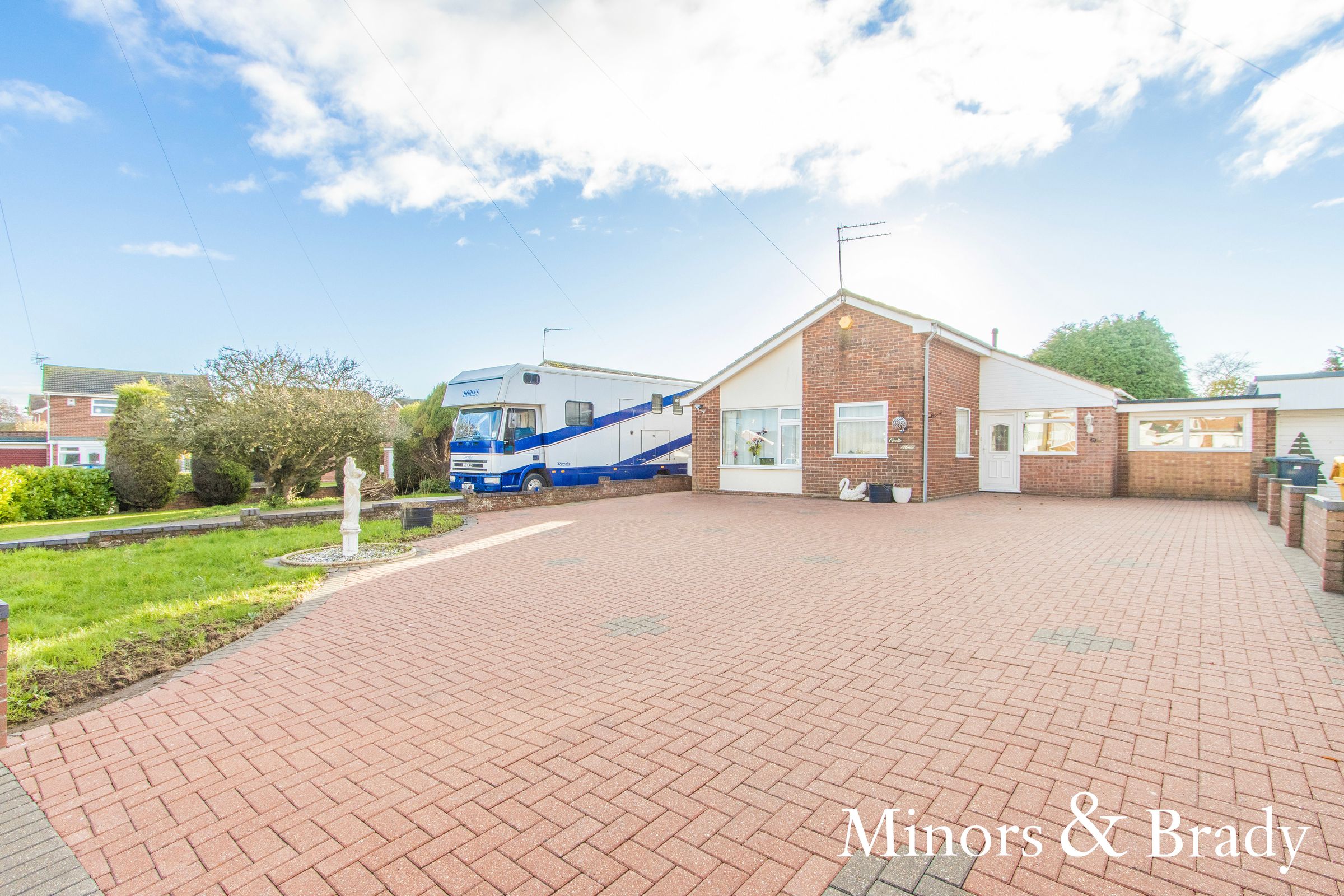 3 bed detached bungalow for sale in Lawnswood Drive, CaisterOnSea