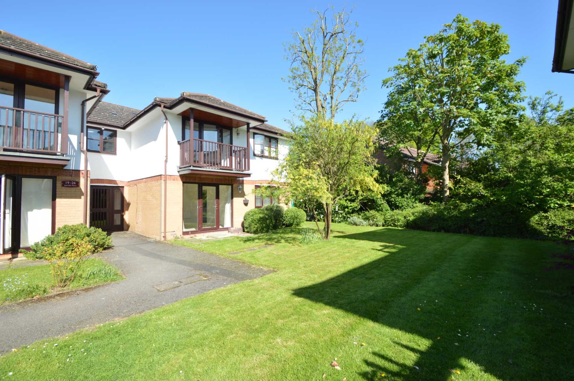 1 bed flat to rent in Joinville Place, Addlestone KT15 Zoopla