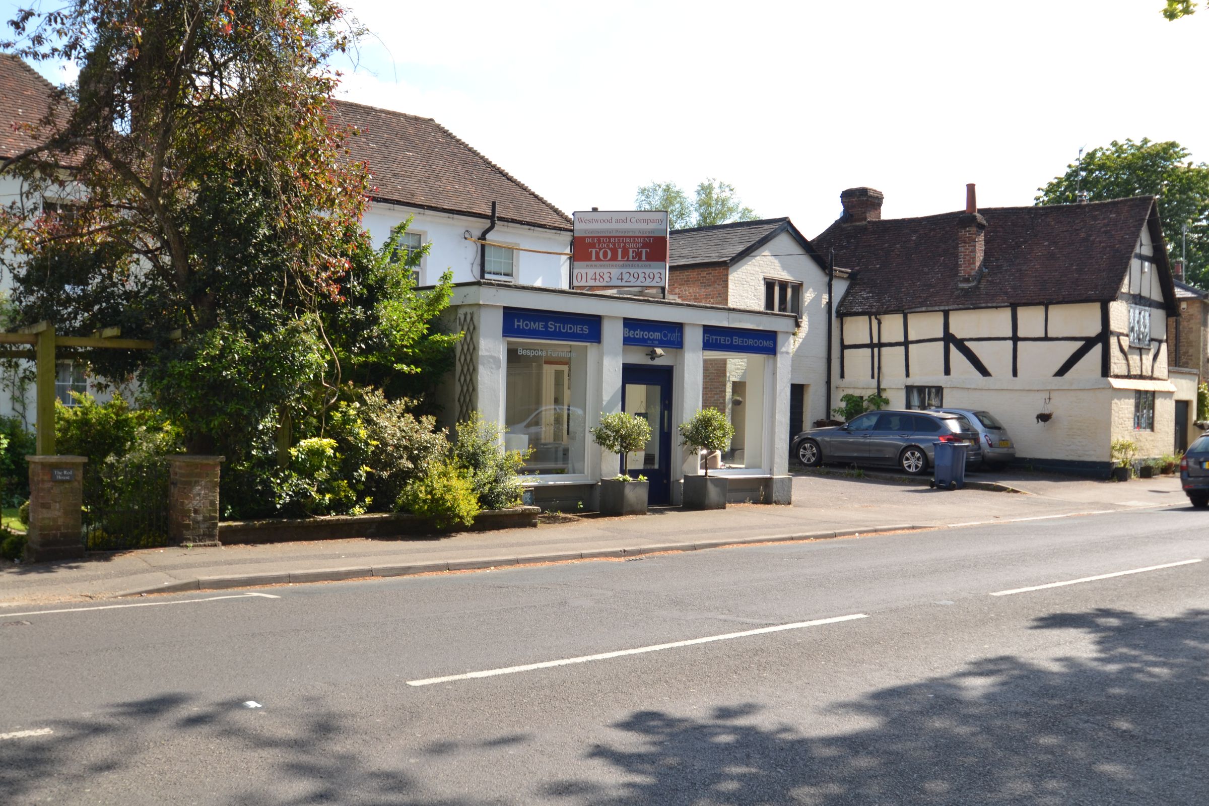4 bed semidetached house to rent in Portsmouth Road, Godalming, Surrey