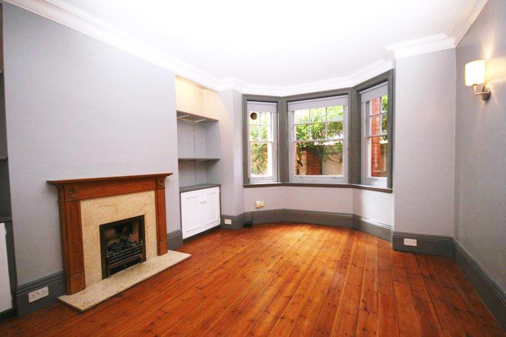 2 bed flat to rent in Charleville Road, London W14 Zoopla