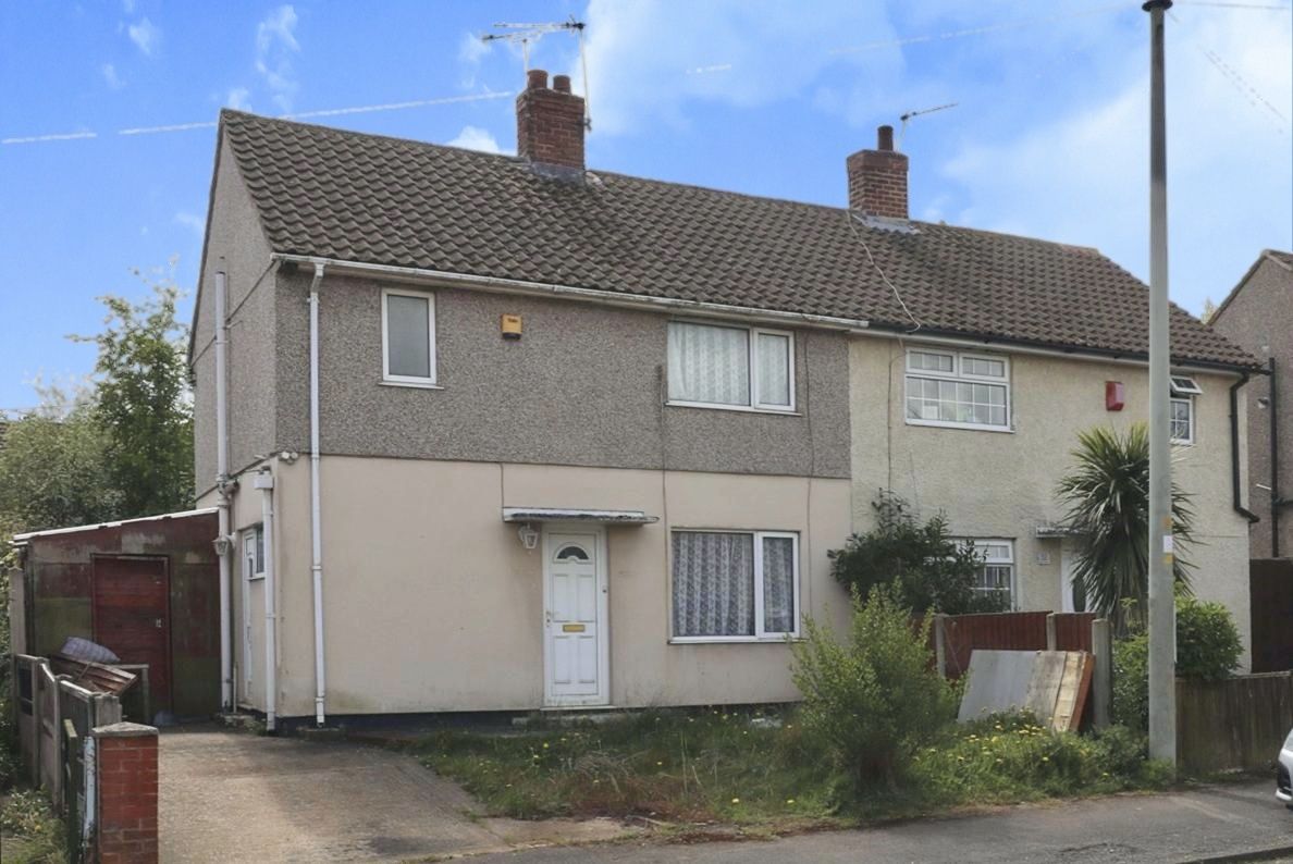 3 bed semidetached house for sale in Knaton Road, CarltonInLindrick