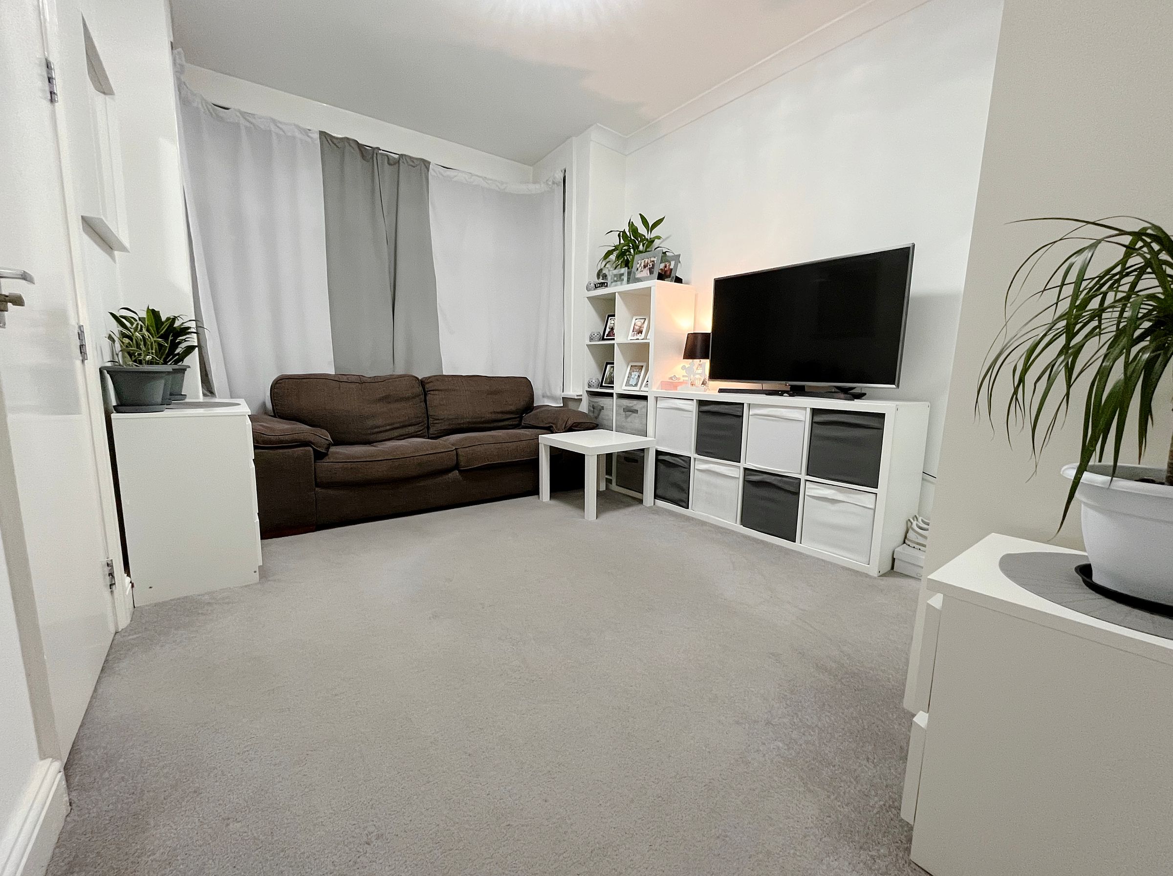 Room to rent in Kings Avenue, Hounslow TW3 Zoopla