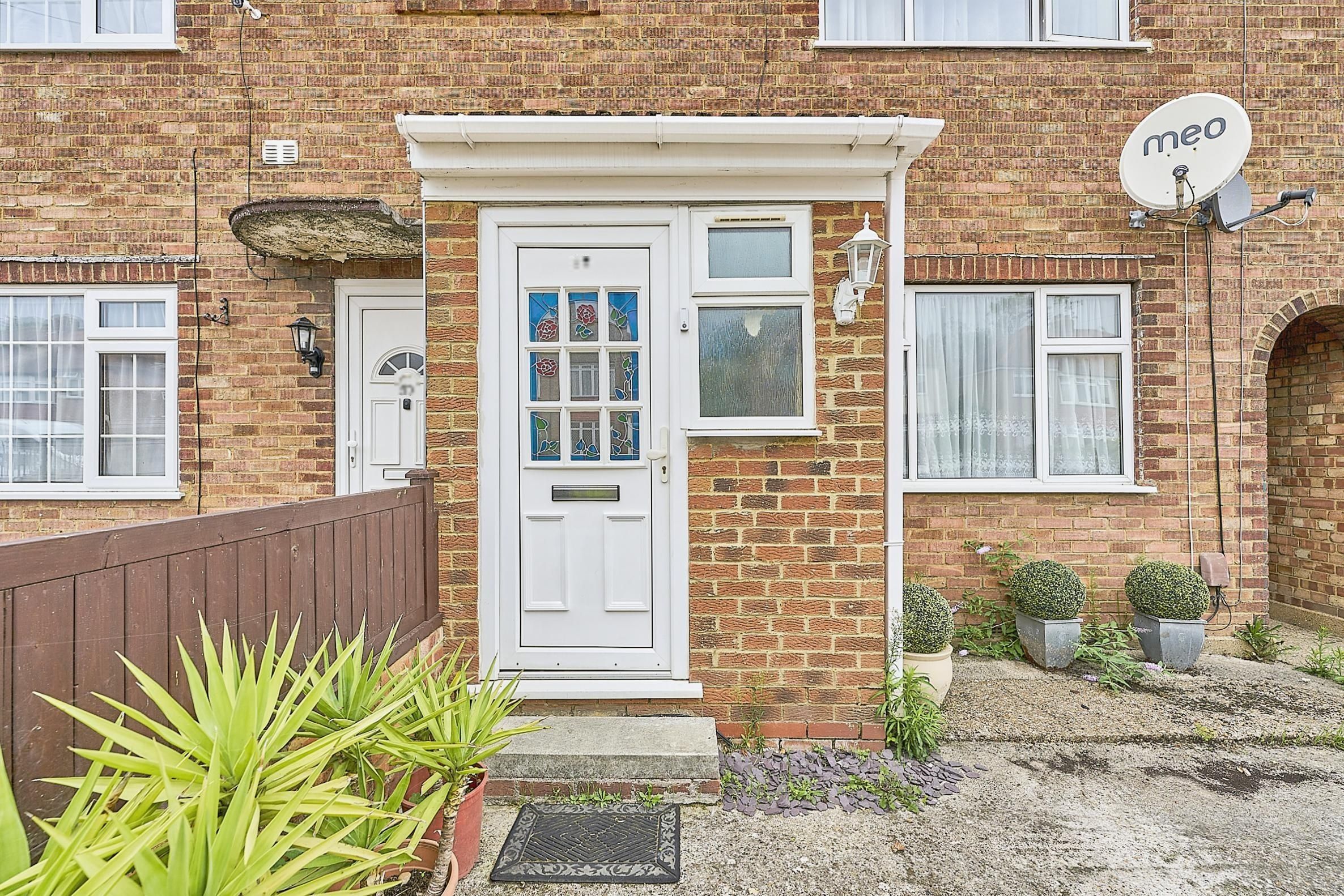 2 bed terraced house for sale in Cassiobury Avenue, Feltham TW14 Zoopla