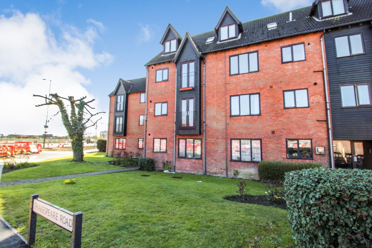 1 bed flat for sale in Hilbre Grange, Shakespeare Road, Bedford MK40