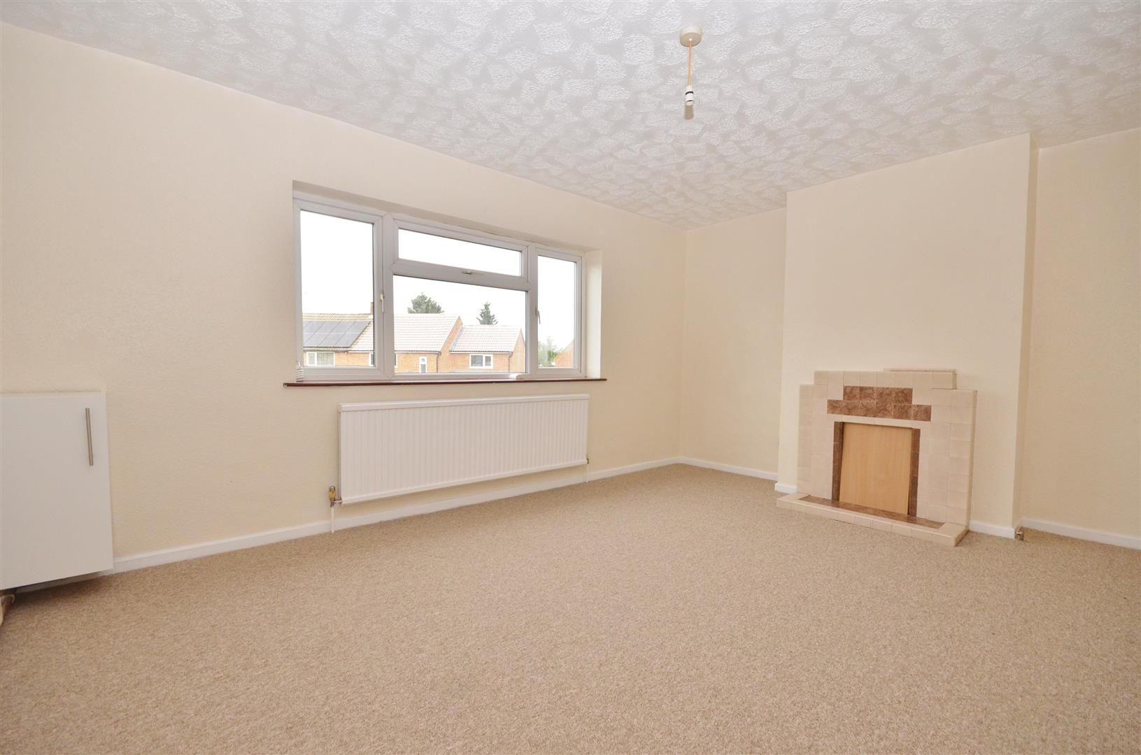2 bed to rent in Lyneham Road, Luton LU2 Zoopla