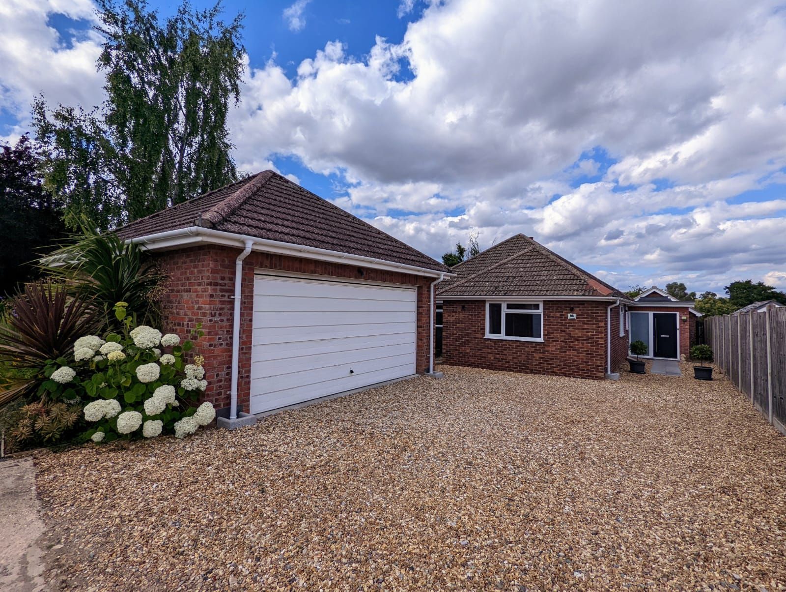 4 bed detached bungalow for sale in Centre Drive, Newmarket CB8 Zoopla