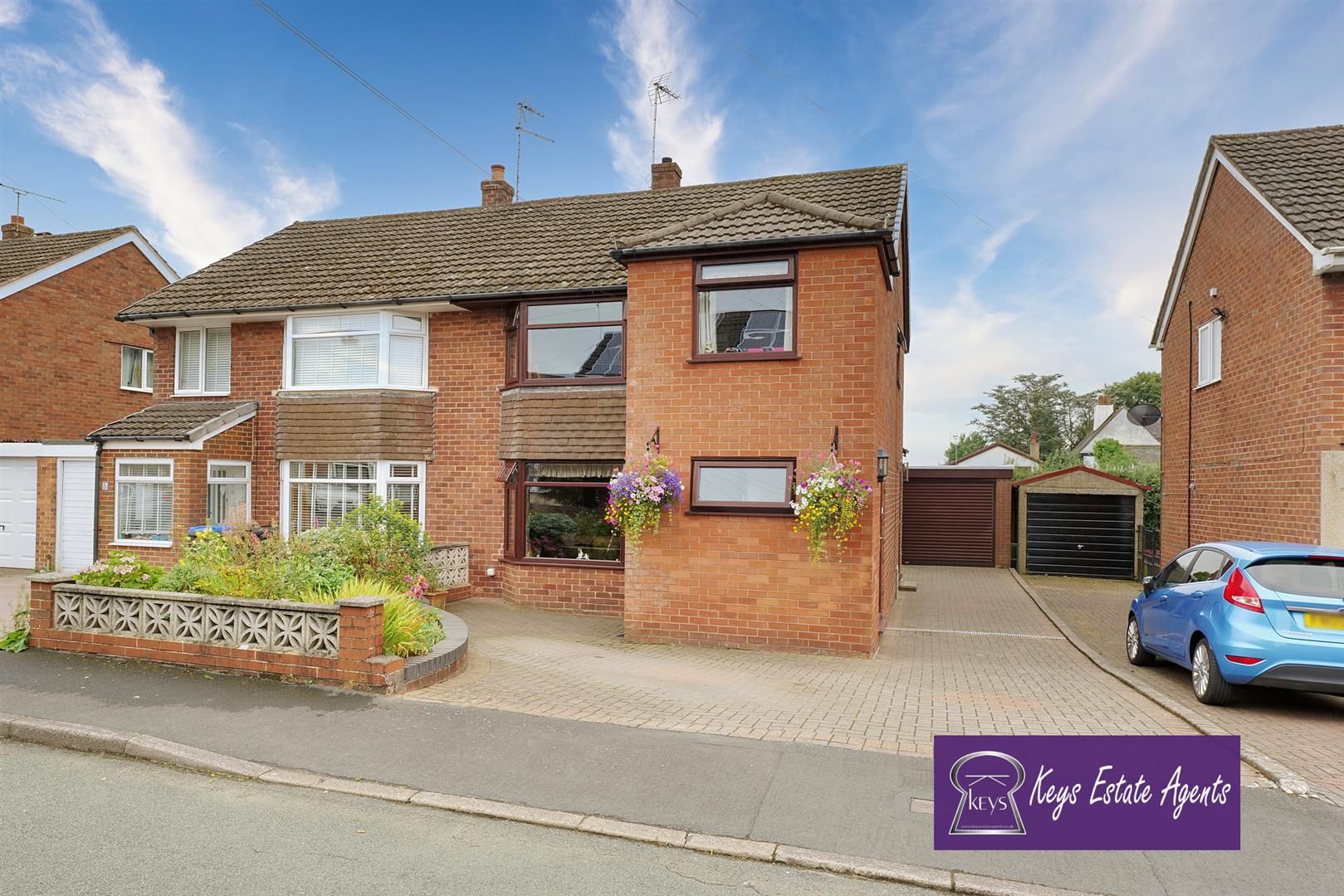 3 bed semidetached house for sale in Penk Road, Forsbrook, StokeOn