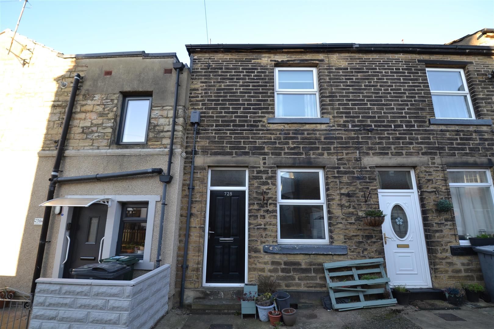 1 bed terraced house for sale in Bradford Road, Birkenshaw, Bradford