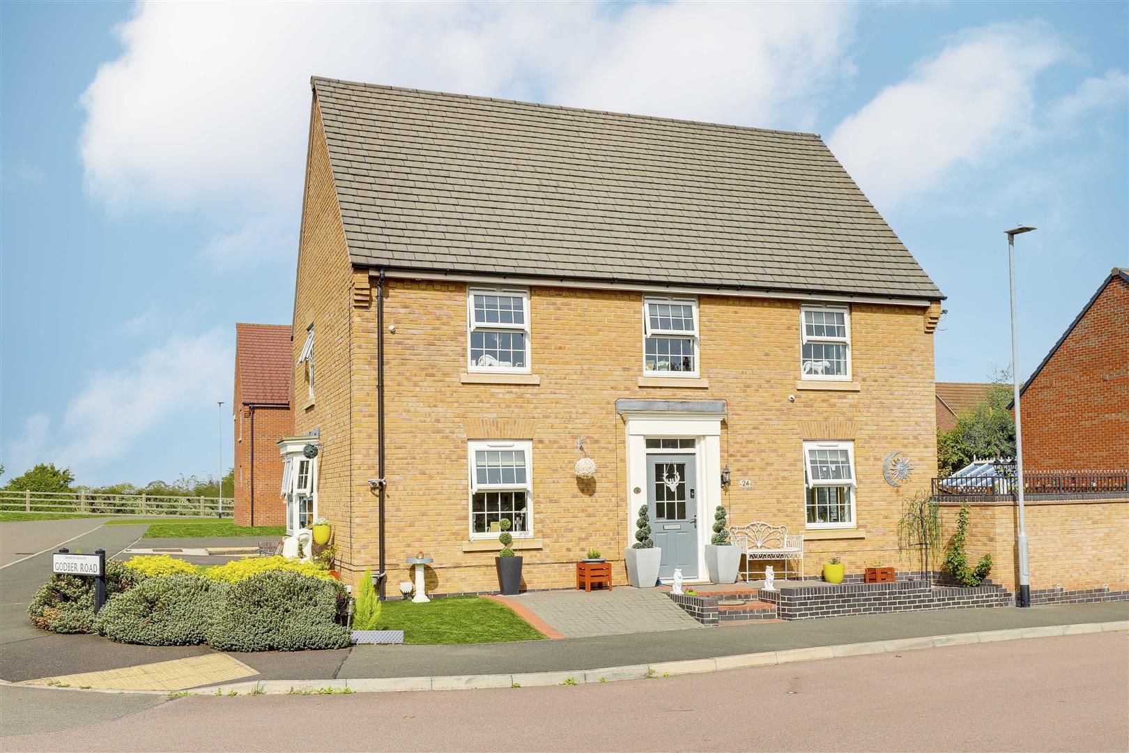 4 bed detached house for sale in Woodroffe Way, East Leake
