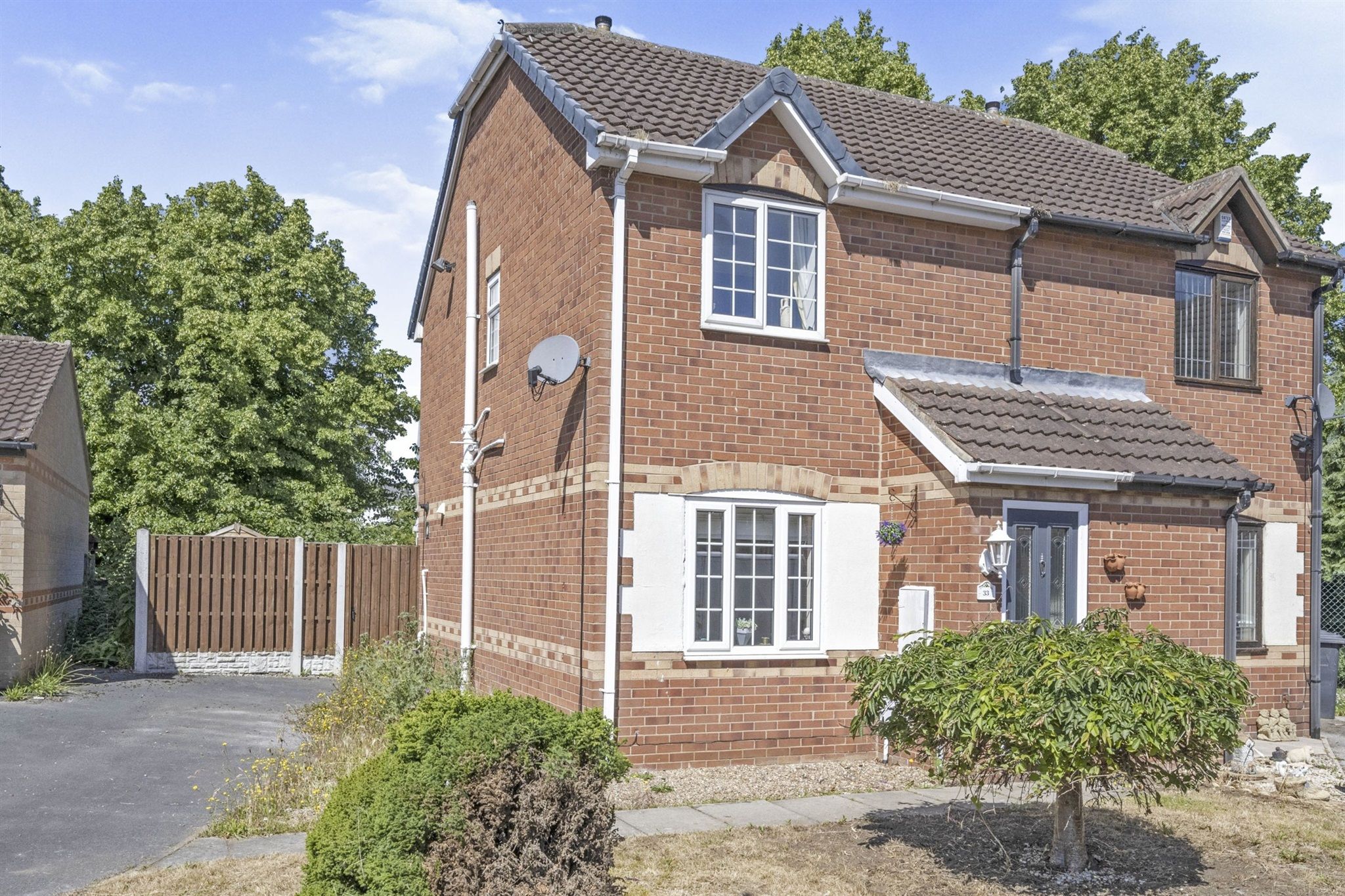 2 bed semidetached house for sale in Lords Close, Edlington, Doncaster