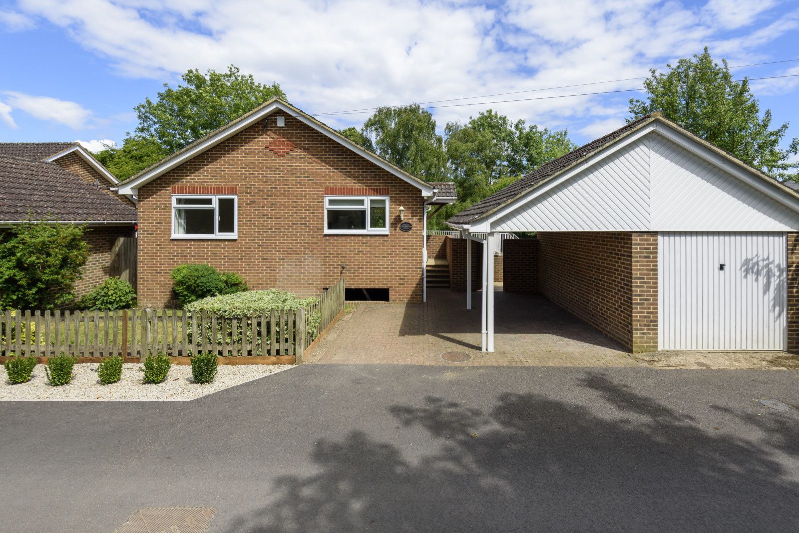 2 bed bungalow for sale in Laleham Reach, Chertsey KT16 Zoopla