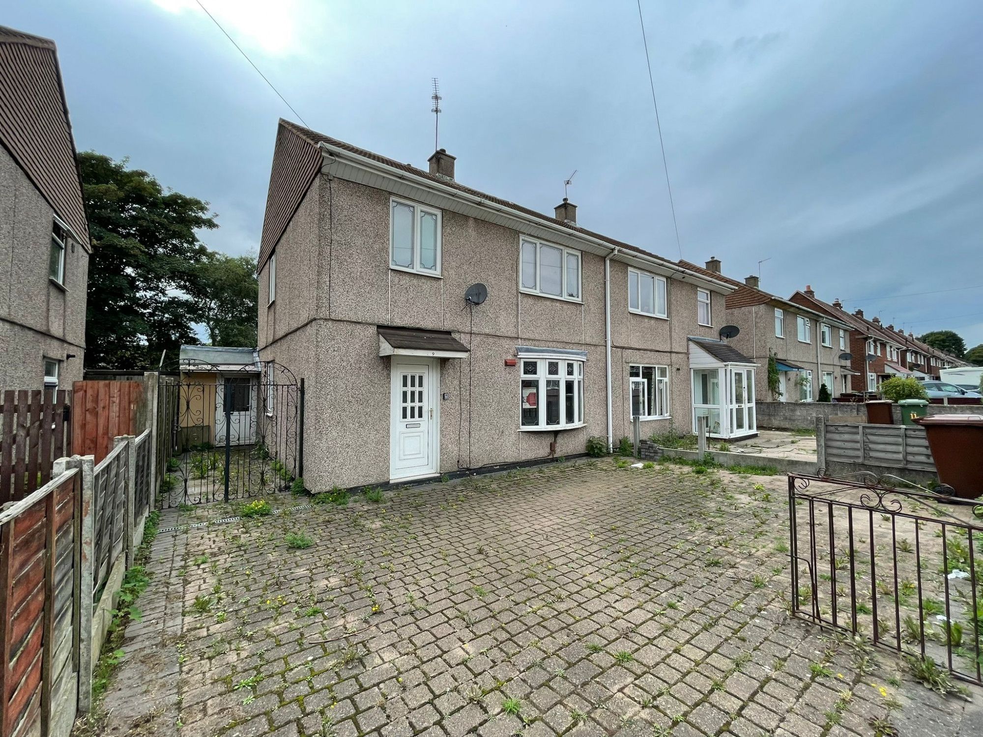 3 bed semidetached house for sale in Chase Road, Walsall, West