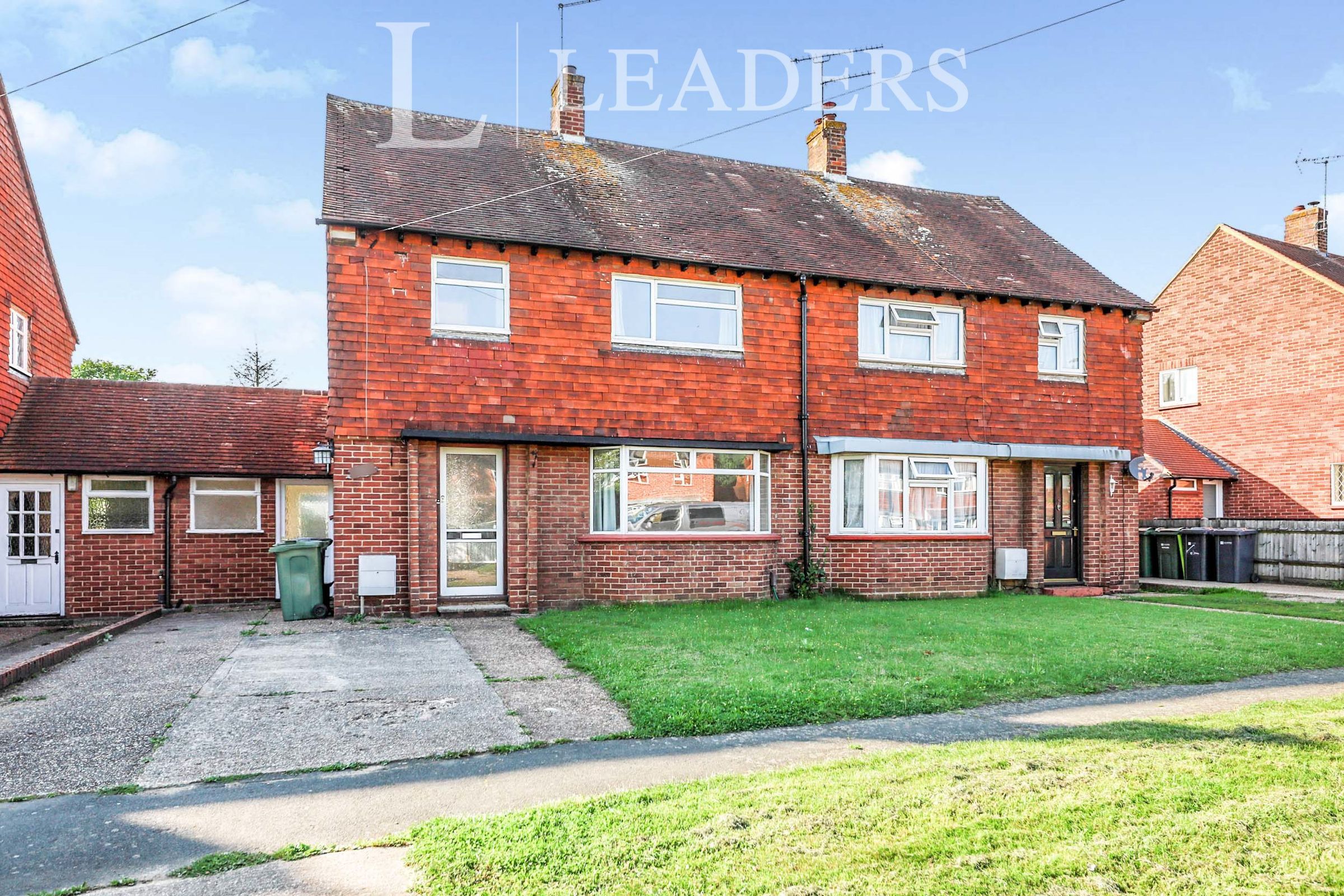 4 bed semidetached house to rent in Hazel Avenue, Guildford GU1 Zoopla
