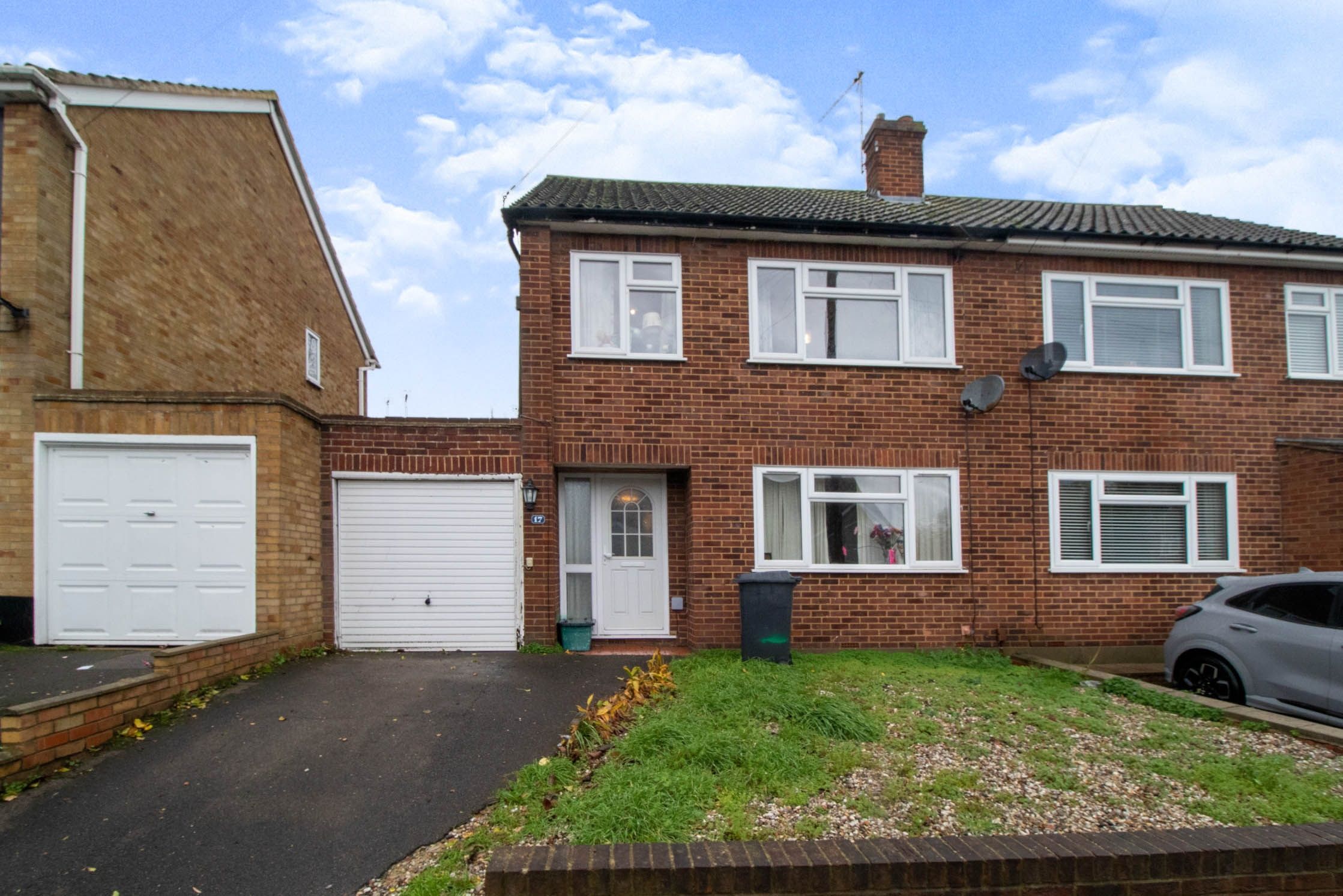 3 bed semidetached house for sale in David Avenue, Wickford SS11 Zoopla
