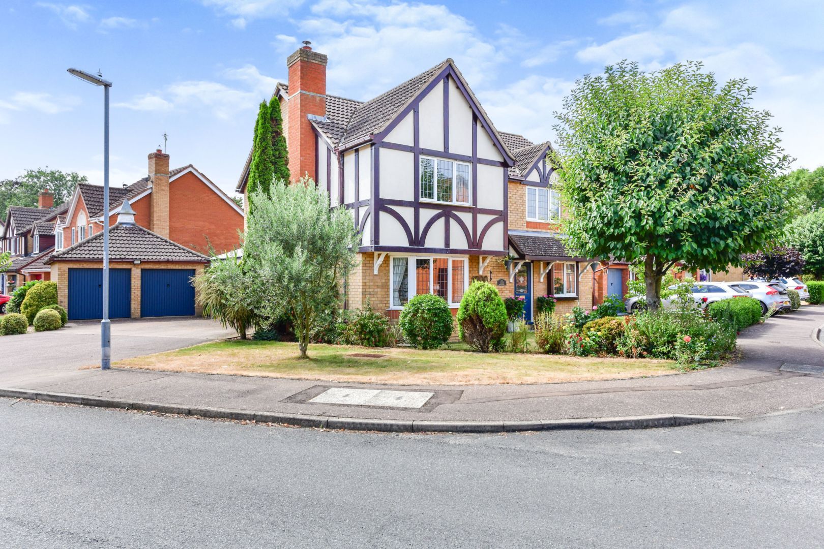 4 bed detached house for sale in Falcon Drive, Huntingdon PE29 Zoopla