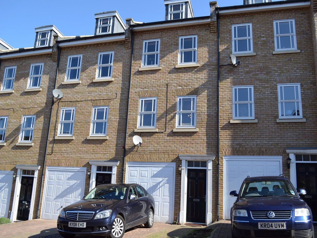 4 bed town house to rent in Queen Street, Hitchin SG4 Zoopla