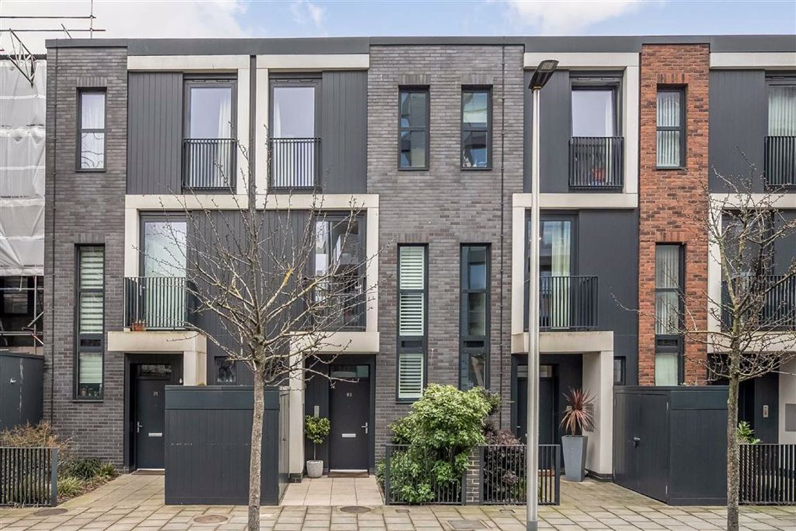 4 bed terraced house for sale in Hawthorne Crescent, London SE10 Zoopla