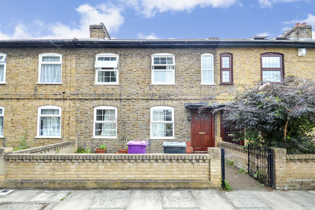 3 bed terraced house to rent in Chapel House Street, London E14 Zoopla