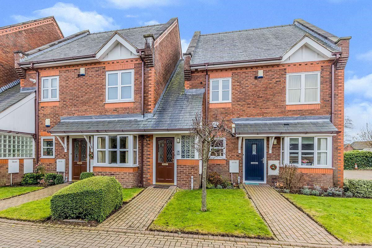 2 bed flat for sale in The Mews, Macclesfield Road, Holmes Chapel CW4