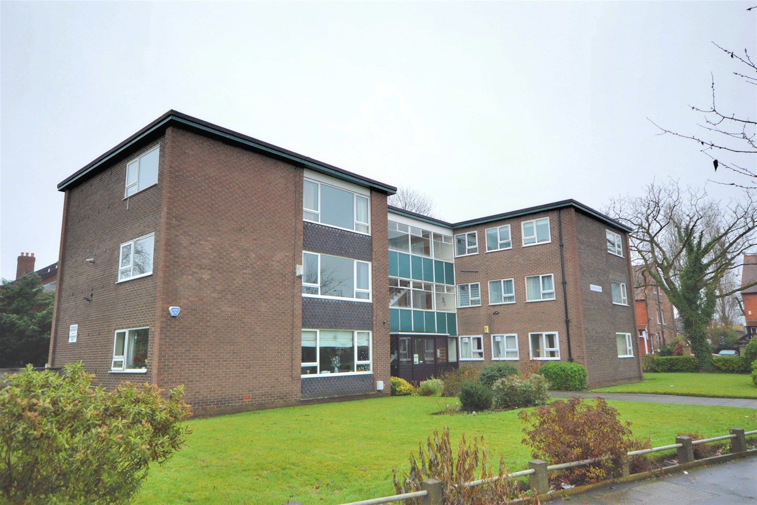 2 bed flat for sale in Clifton Court, Buckingham Road West, Heaton Moor