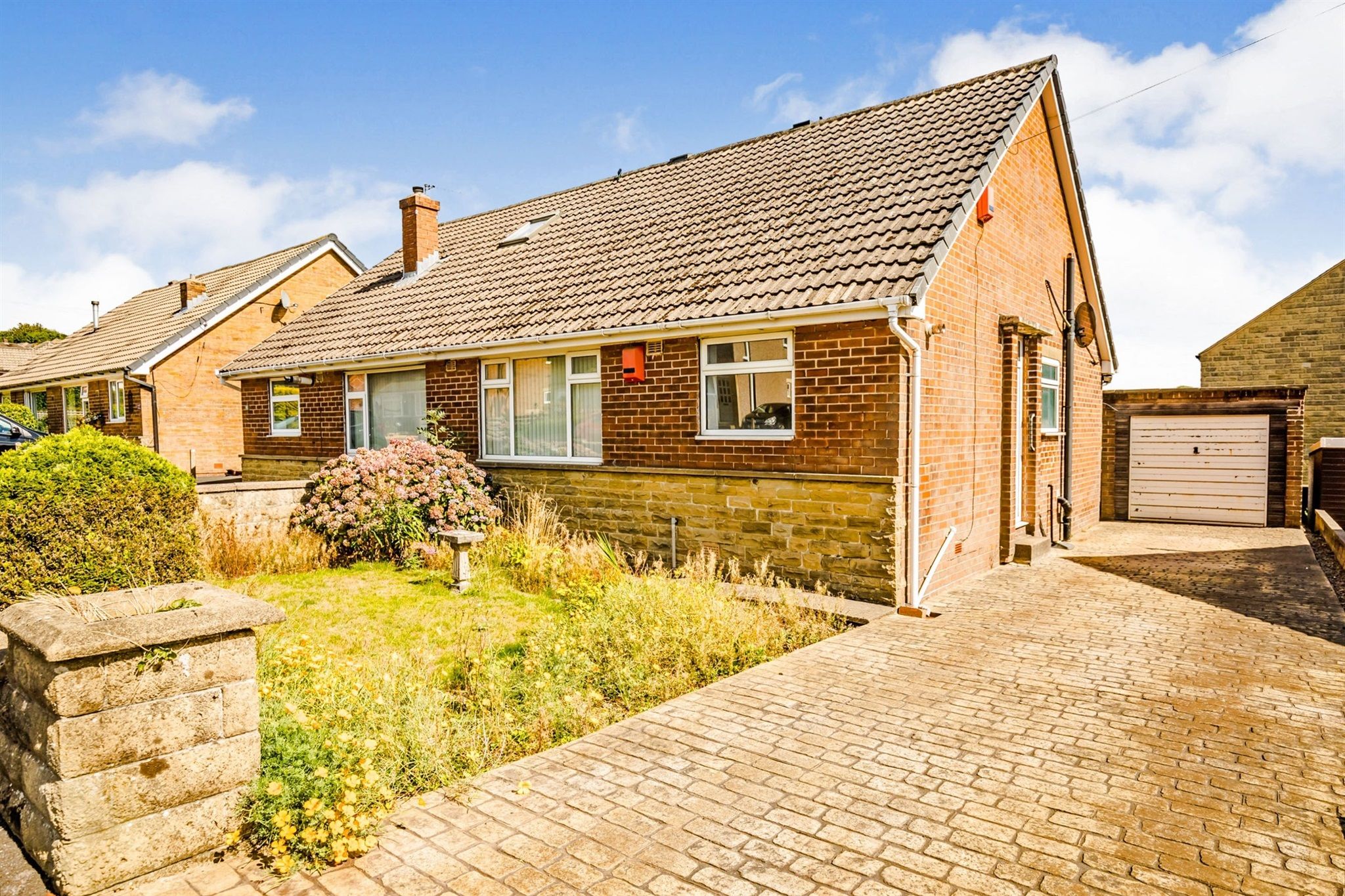 2 bed semidetached bungalow for sale in Hayfield Avenue, Oakes