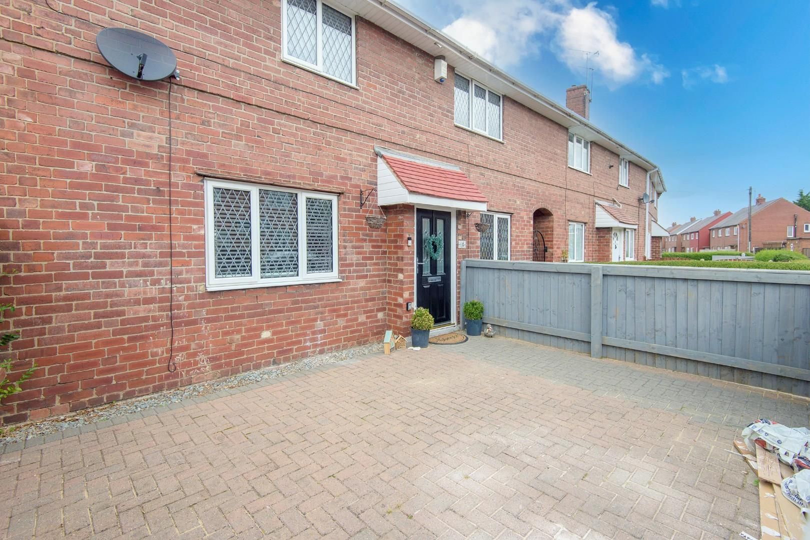 3 bed property for sale in Lea Lane, Featherstone, Pontefract WF7 Zoopla