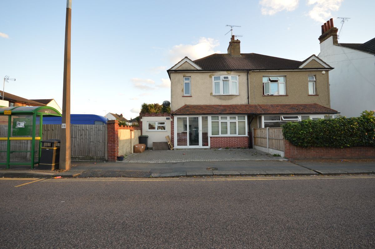 3 bed semidetached house for sale in North Avenue, SouthendOnSea SS2