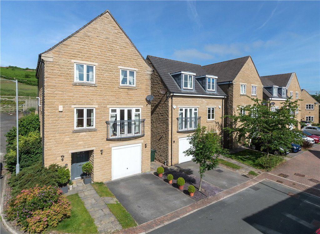 4 bed detached house for sale in Luis Court, Baildon, West Yorkshire