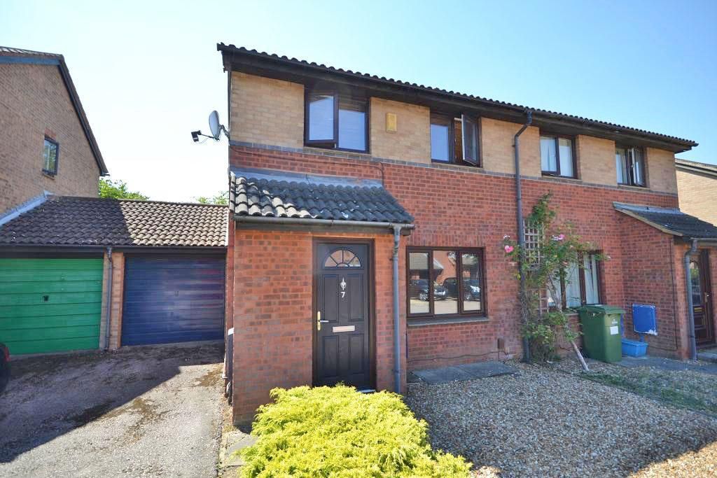 3 bed semidetached house to rent in Brayton Court, Shenley Lodge