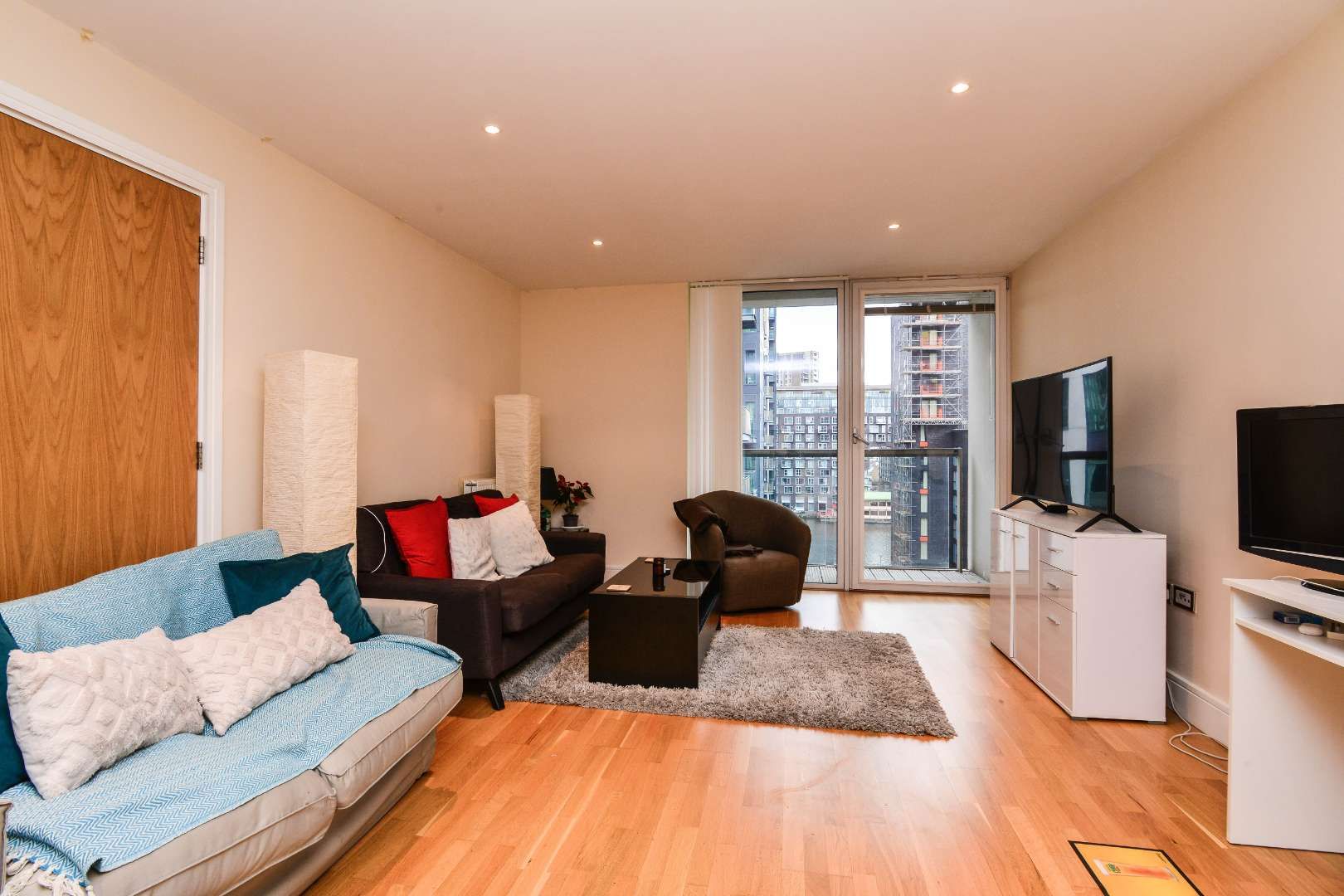 38 Millharbour, Canary Wharf, London E14  