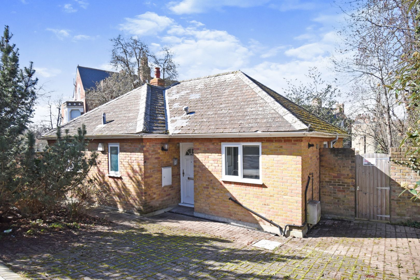 2 bed detached bungalow for sale in Wood Vale, London SE23 Zoopla