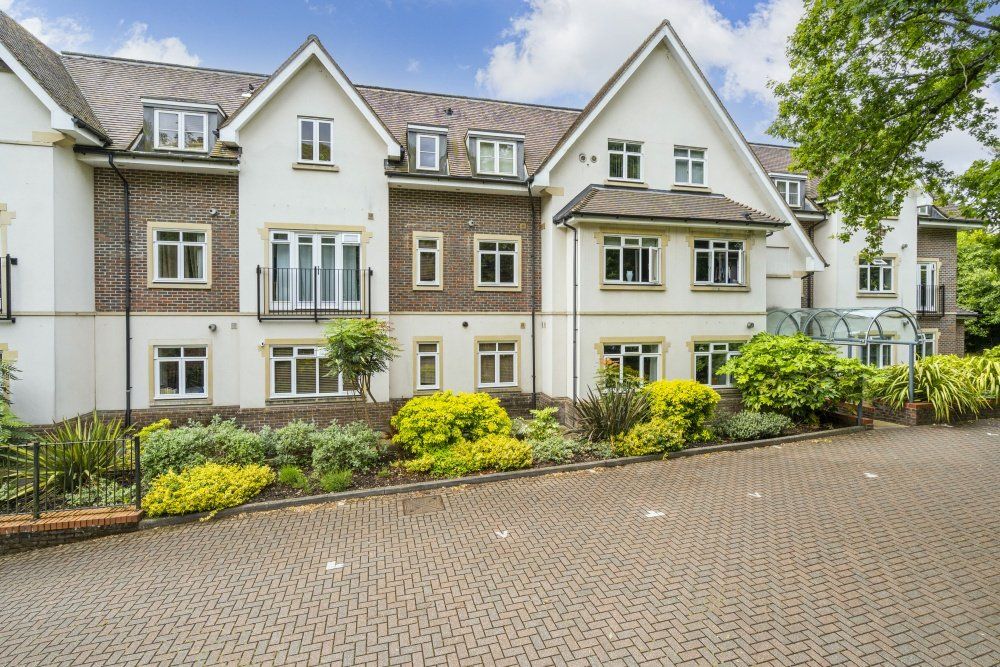 2 bed flat for sale in Station Road, Beaconsfield HP9 Zoopla