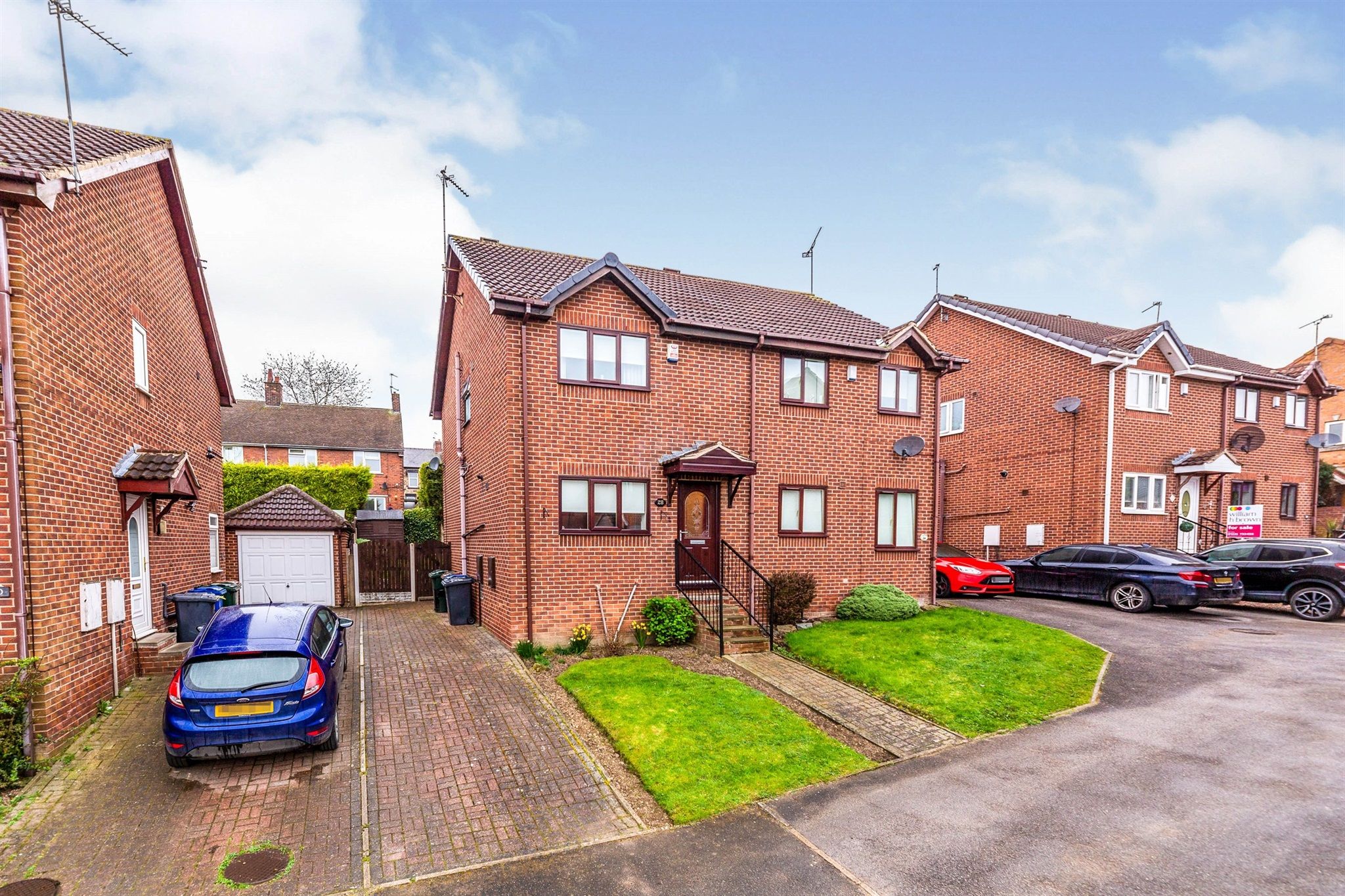 3 bed semidetached house for sale in Belle Green Close, Cudworth