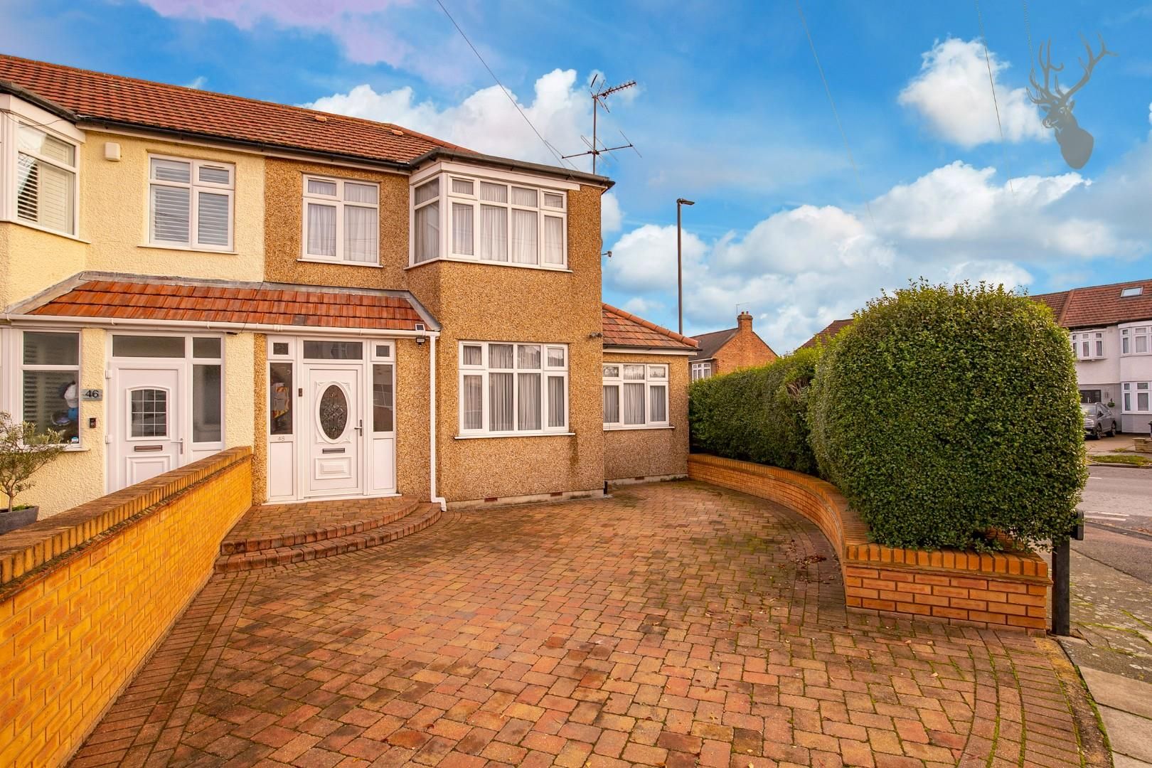 4 bed property for sale in Eastbury Avenue, Enfield EN1 Zoopla
