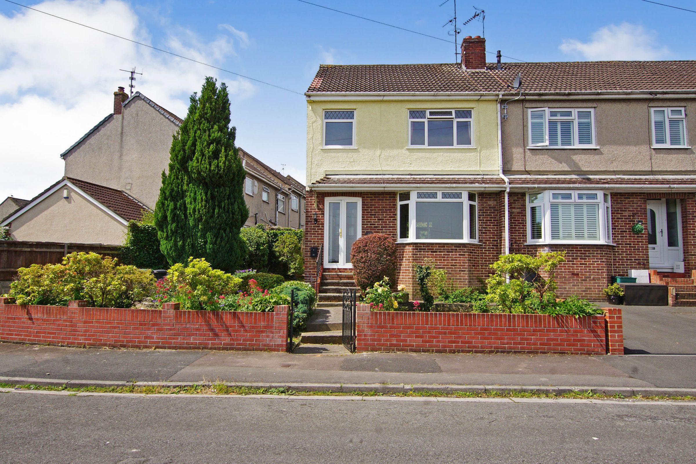 3 bed end terrace house for sale in Walnut Crescent, Kingswood, Bristol