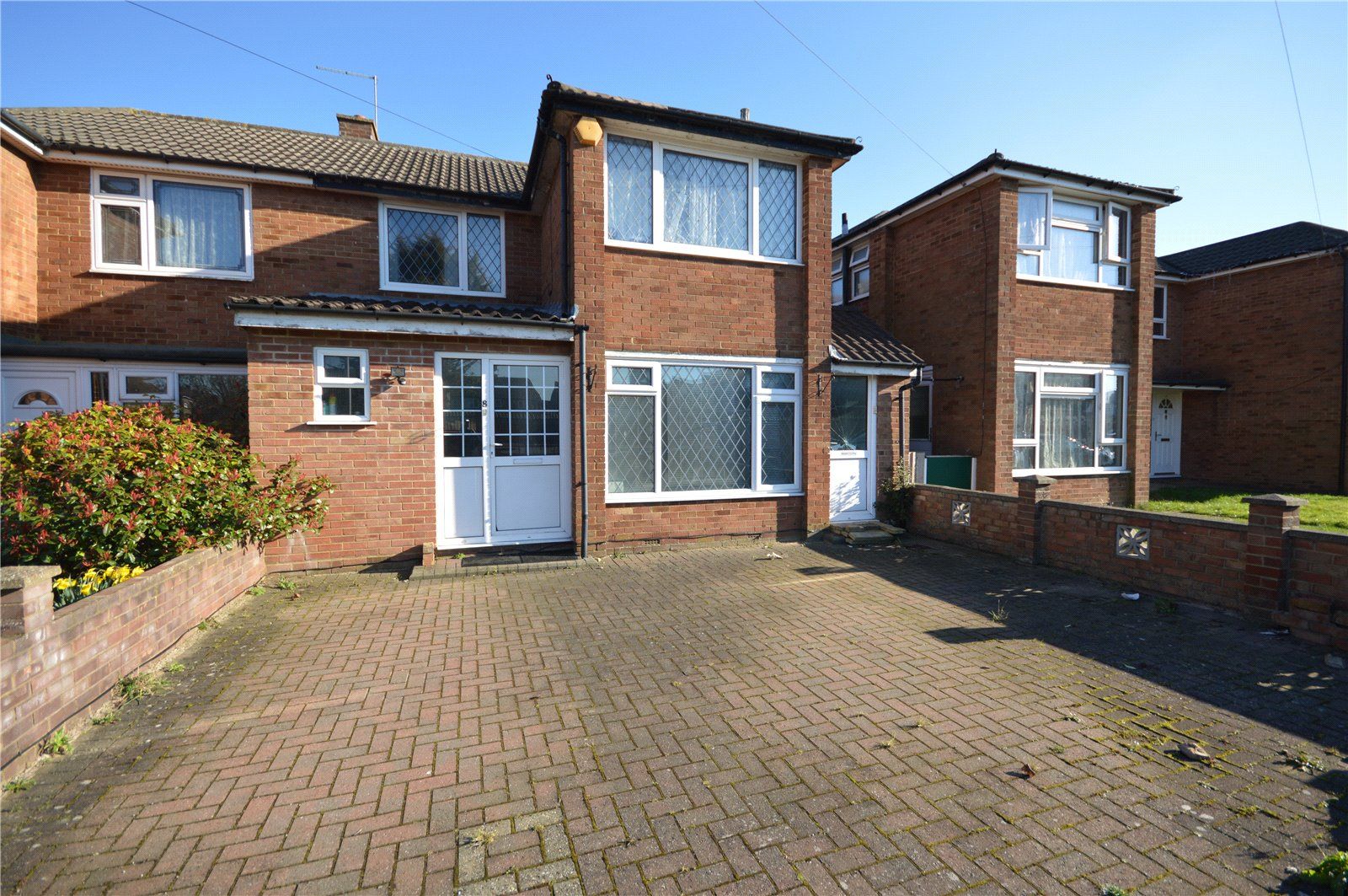 3 bed semidetached house for sale in Hereford Road, Luton