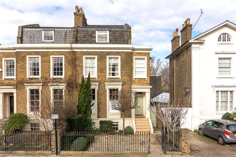 3 bed semidetached house for sale in Stockwell Park Crescent
