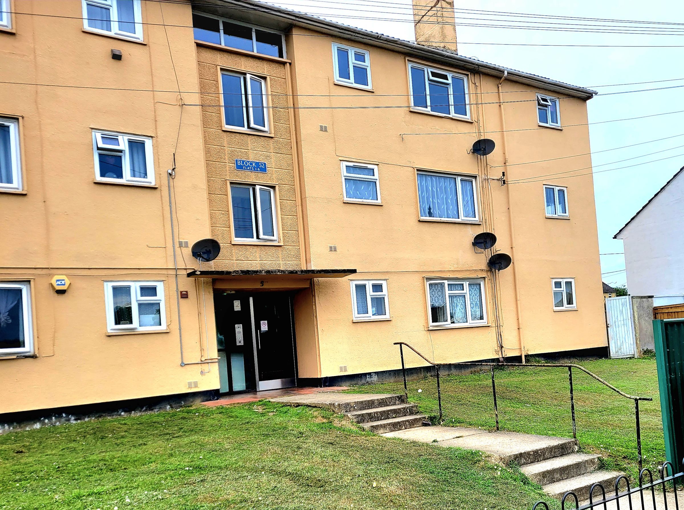 2 bed flat for sale in 52 Matson Avenue, Matson, Gloucester GL4 Zoopla