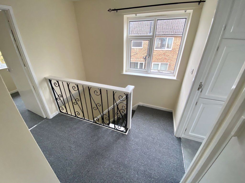 3 bed semidetached house to rent in Deepdale Avenue, Stapleford