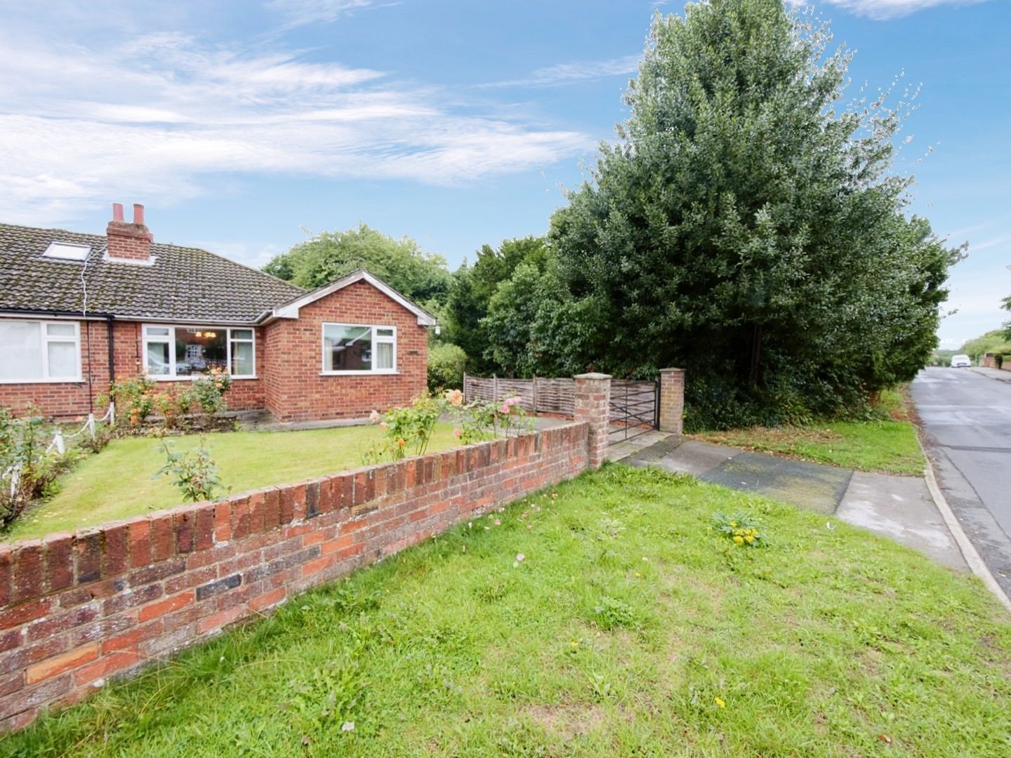 3 bed bungalow for sale in Main Street, Knapton, York, North Yorkshire