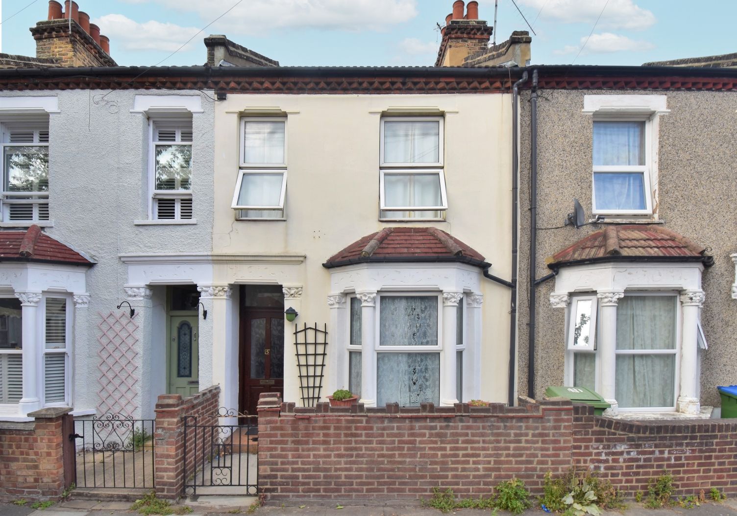 2 bed terraced house for sale in Gunning Street, London SE18 Zoopla